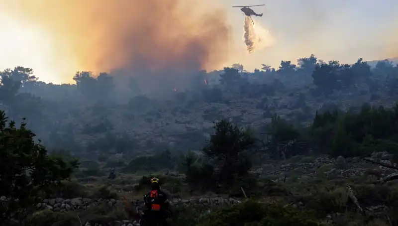 Eğriboz Adası’nda Telaş Yaratan Orman Yangını: İki Köy Tahliye Edildi