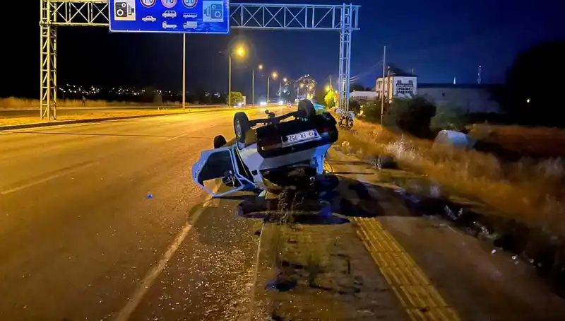 TIR’ın Sıkıştırdığı Otomobil Takla Attı: Bir Kişi Yaralandı