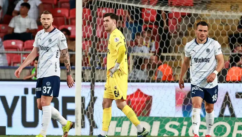 Fenerbahçe'nin Şampiyonluk Hayalleri Suya Düştü: Takım Darmadağın!