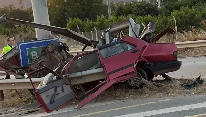 Hurdaya Dönen Araçtan Fırlayan Gençten Kötü Haber Geldi