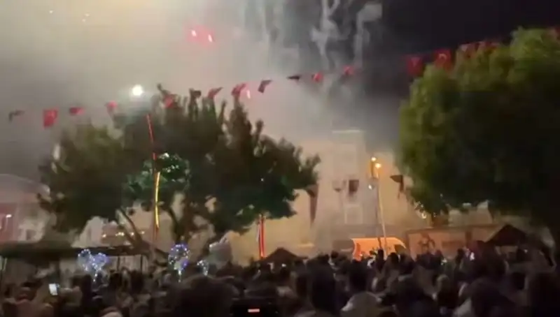 Havai Fişek Gösterisi Sonrası Yürekleri Ağızlara Getiren Olay