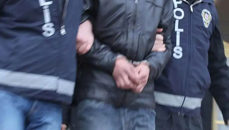 Adana'da Uyuşturucu Denetimleri: 45 Kişi Gözaltına Alındı, Şok İfadeler!