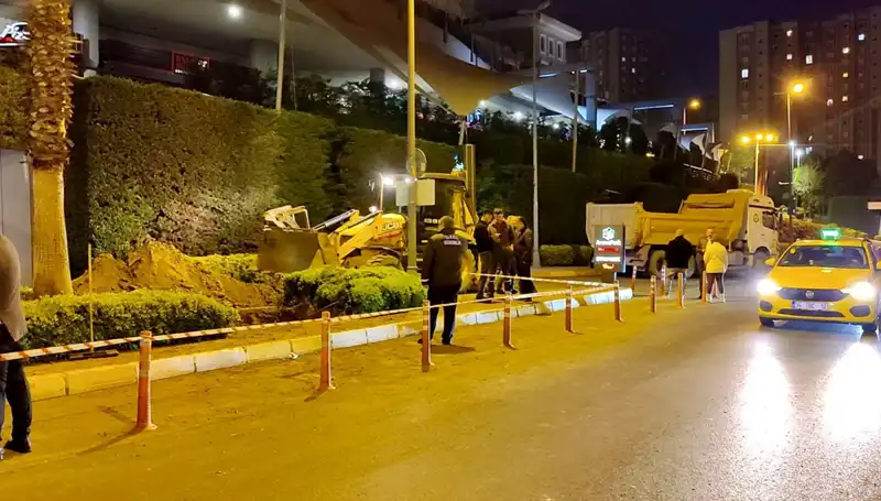 Küçükçekmece’de Doğal Gaz Borusu Patladı, Paniğe Neden Oldu