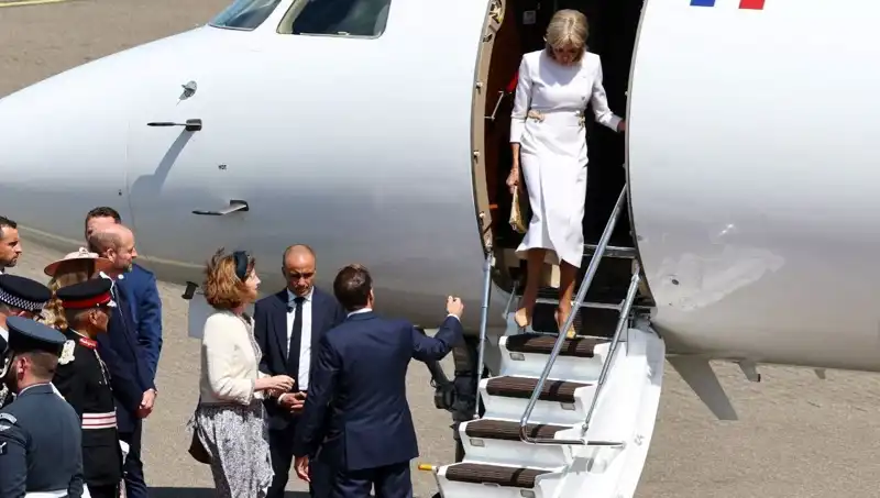 Macron Çifti Kriz İçinde: Eşinin İlgisizliği Dikkat Çekiyor
