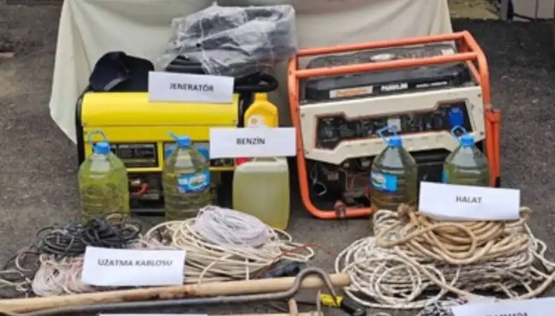 Kaçak Kazı ve Uyuşturucu Operasyonu: 9 Şüpheli Tutuklandı