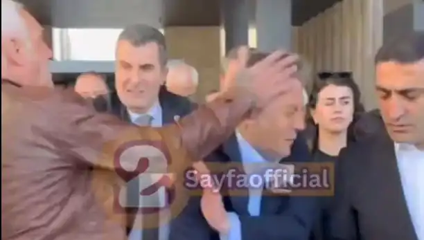 Özgür Özel’e AKM Çıkışında Yapılan Fiziksel Saldırı: Gelişmeler Dikkat Çekiyor